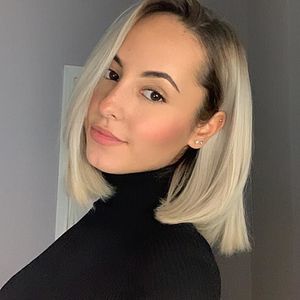 Meet your Posher, Leila